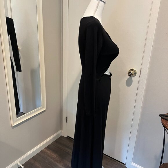NWT Old Navy Fit & Flare Twist Front Cutout Black maxi dress, Size Med - Picture 4 of 9